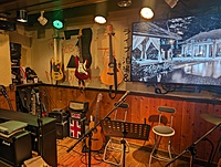 【2,30代中心】テレビでも紹介された神田の弾き語り居酒屋でオープンマイクでゆる〜くみんなで歌と演奏を楽しむ会