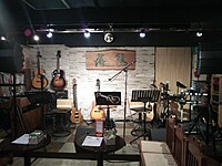 【2,30代中心】メディアで紹介された新橋の弾き語り居酒屋にて、オープンマイクをしてゆる〜くみんなで歌と演奏を楽しむ会