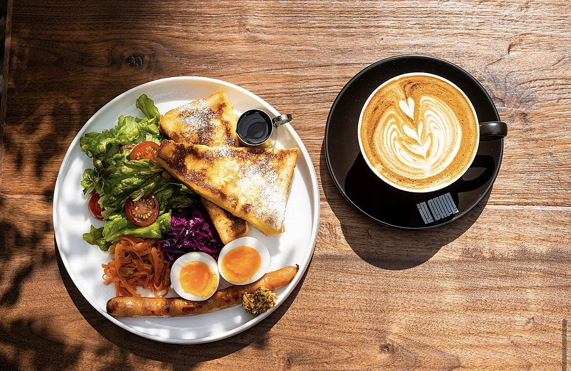 表参道🌷無料枠あり🌷緑と花に囲まれたカフェでモーニングプレートを食べよう！女性主催です〜