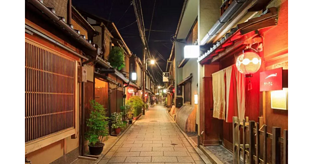 新宿区若葉町、須賀町、左門町、荒木町、舟町、愛住町など昔から残る町名エリアを散策します。