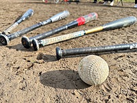 ベースボールとう名の球遊びをしましょう