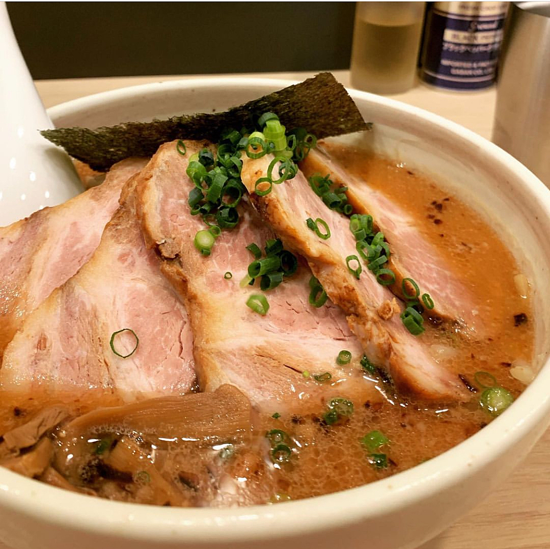 【新宿で話題のラーメン🍜】を食べる会