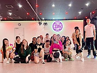 🔰🙆‍♀️ズンバで心と体をリフレッシュ！毎週日曜日に開催されるダンスレッスン♪