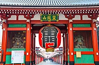 浴衣を着て夜の浅草寺を散策しよう👘