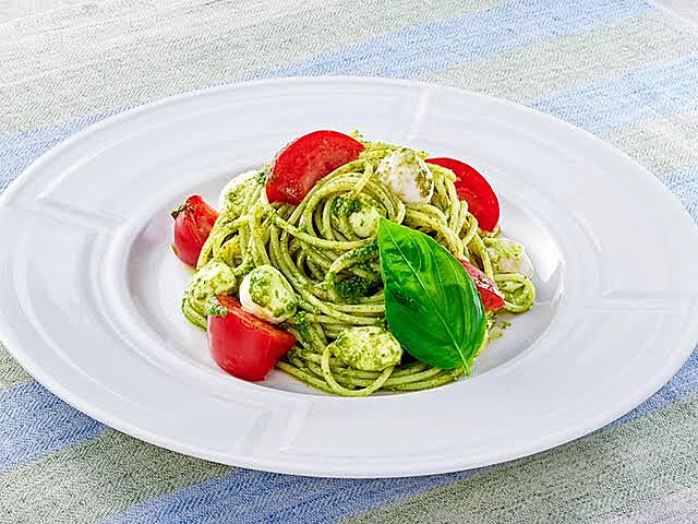 仕事終わりに料理会！ジェノベーゼパスタを作ろう🍝✨