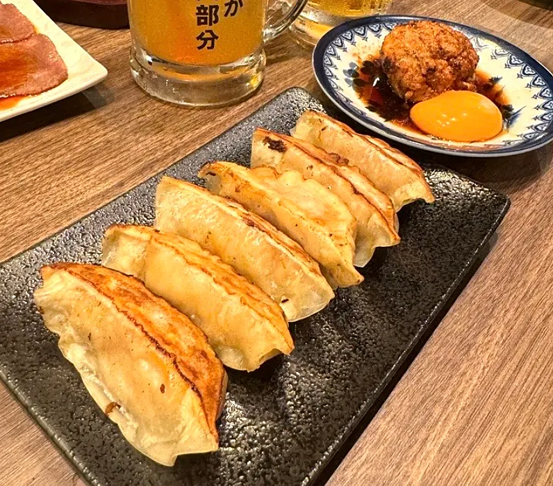 ✨女性主催✨種類多数！！池袋の「餃子酒場肉汁とっつぁん」で餃子を食べる♪