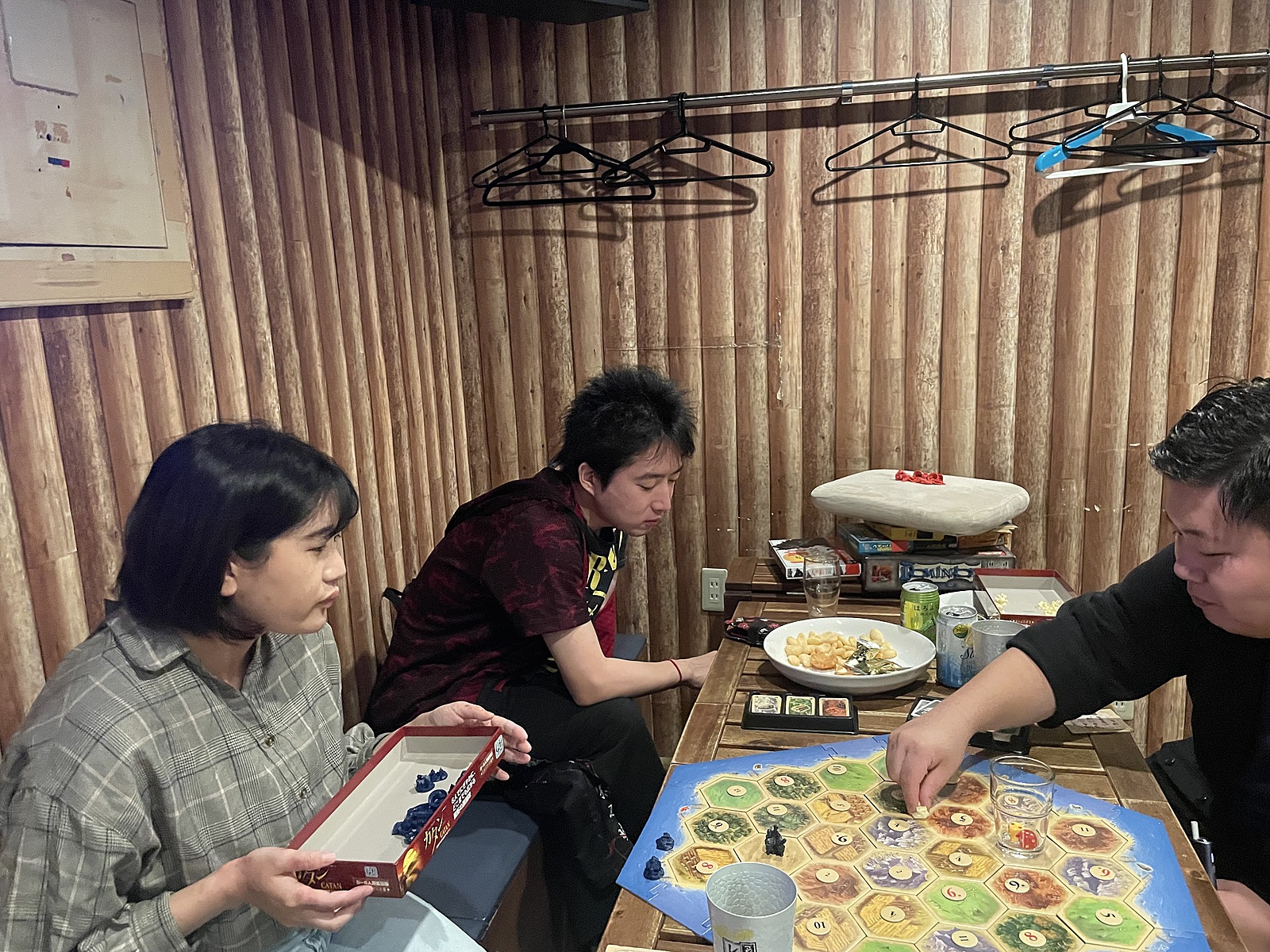 【梅田×ボードゲーム×飲み放題】楽しい仲間と一緒に遊び尽くすイベント✨🎲