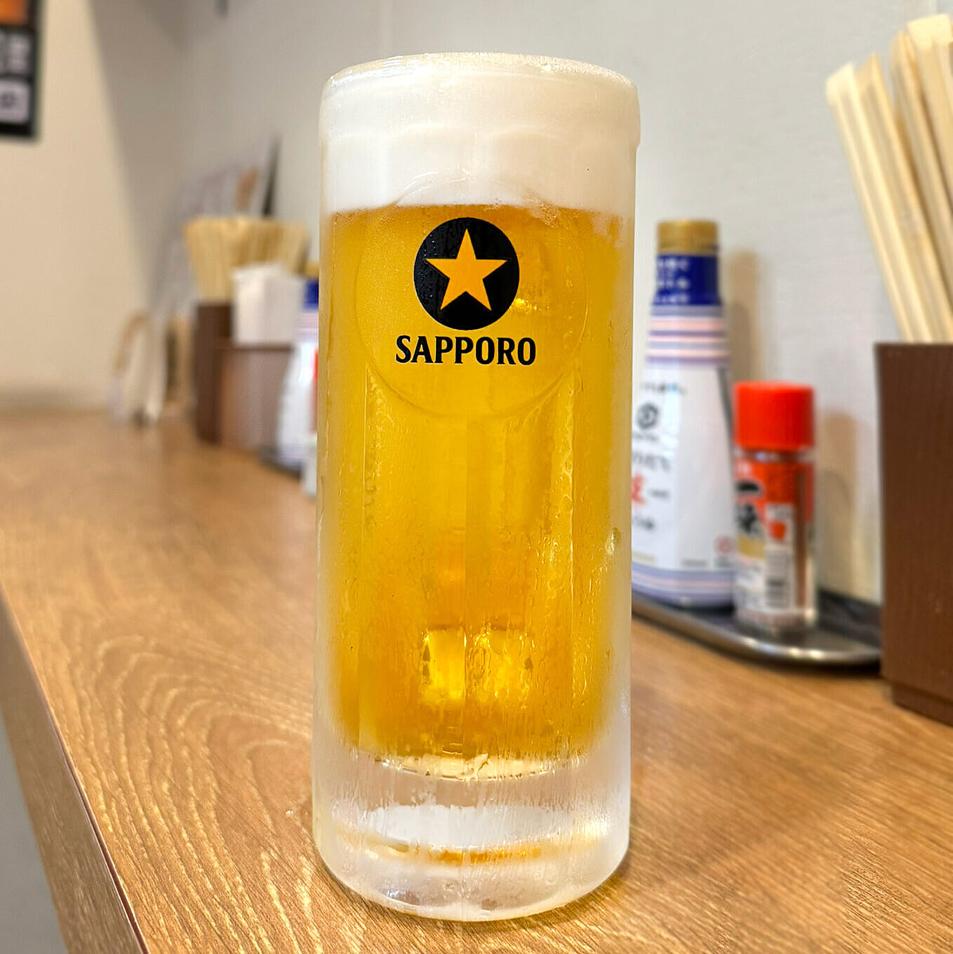 【昼飲み】御徒町「西成キング」生ビール190円！？鉄板ホルモンで一杯できる居酒屋に行こう🍻