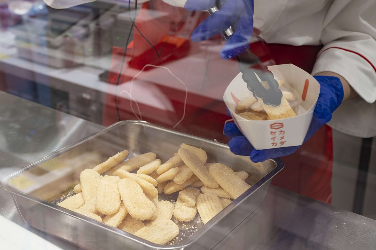 【出来たてのお菓子が食べれる🍩】東京お菓子ランドに行こう＆日本橋八重洲さくら通り散策🍮🍩🍰
