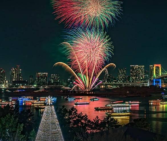 お台場🏞️🏖️🗽の公園を散歩して花火を観ます✨