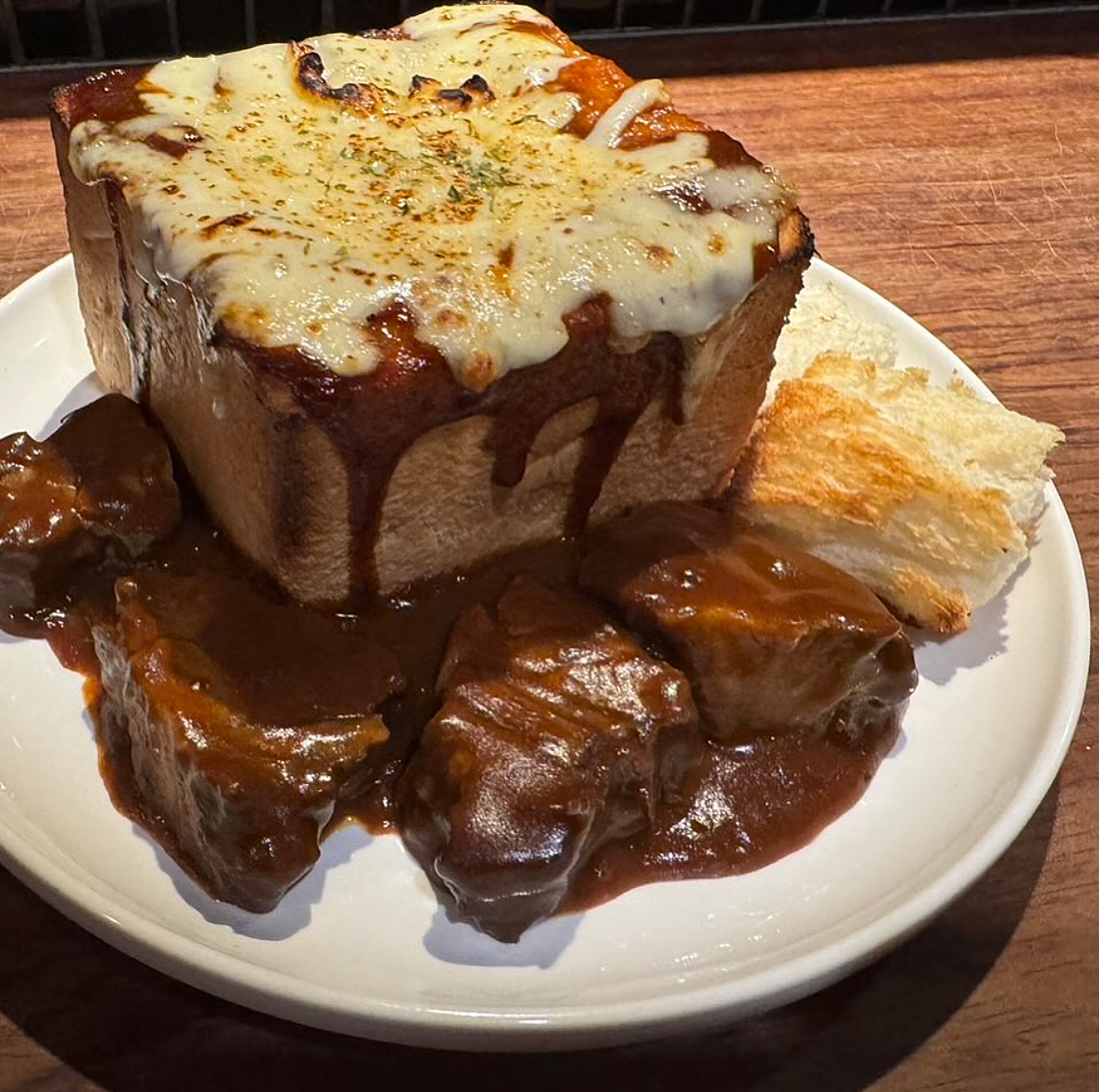 【冬季限定】食パンを丸ごと使った贅沢なグラタンパンを食べに行こう🍞🍞