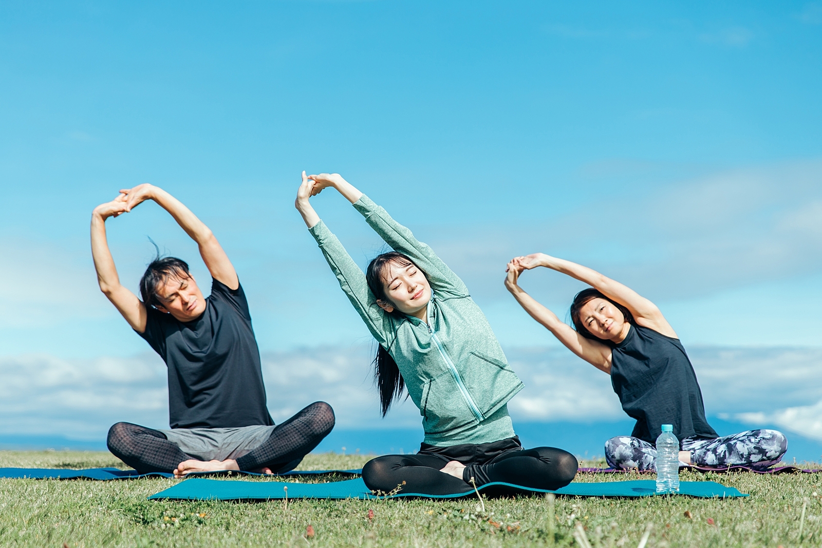 土曜朝のヨガ&瞑想オンライン交流会🧘🍀 カメラOFF参加OK◎