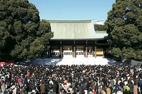 明治神宮で食べ歩きながら初詣をしよう！ (東京都)