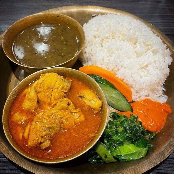 【早割中】三年連続百名店選出のネパールカレーを食べに行こう〜🦮🦮