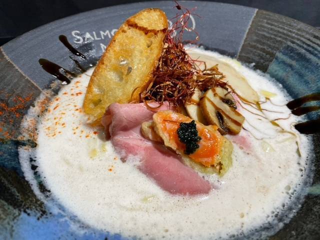 【早割中】話題のサーモンヌードルを食べに行こう🍠🍞🥜