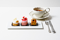 【女性限定/2名主催】表参道の隠れ家パティスリーに行こう〜🥀🥀約40種類のスイーツが並んでます✨✨20代30代限定