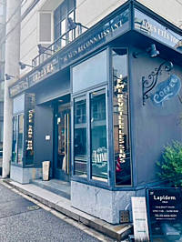 赤坂氷川神社まで徒歩3分！お洒落なカフェで朝活しよう☀️