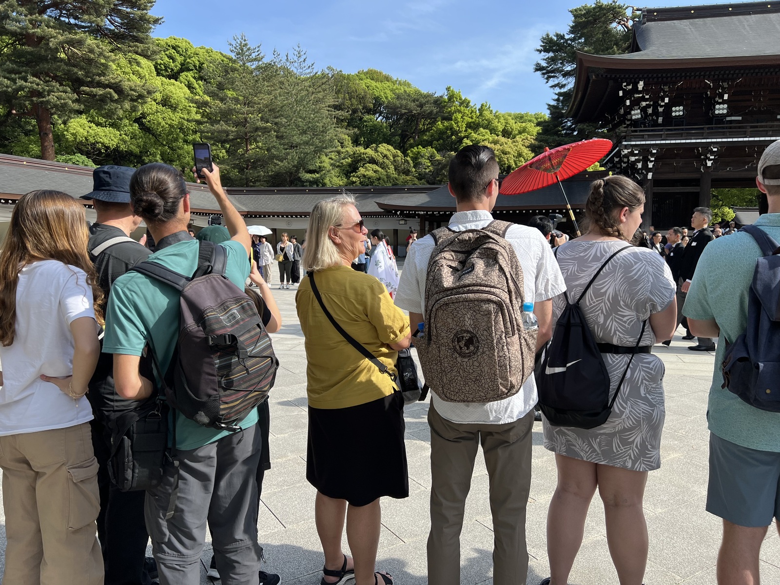 外国人観光客にいきなり話しかけて仲良くなれるか試してみる会