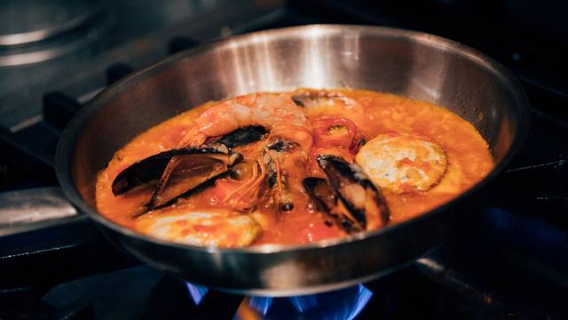 【早割中】南イタリア料理を食べに行こう！おすすめは生ウニのパスタです🎀🎀🎀