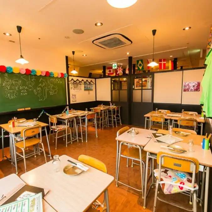 【女性主催】学校気分が味わえるお店に行こう🍞🥐🥜揚げパンがおすすめです🐽🍎🌸
