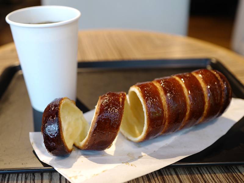 【早割中】煙突パンが食べられる？摩訶不思議なカフェに行こう🌸🐽🌺