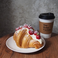 【女性主催/早割中】新大久保にある大きいクロワッサンが有名なベーカリーカフェに行こう〜🐷🐷🌷✨20代30代限定