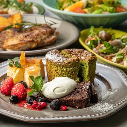 【🌸女性限定🌸/早割中】新宿の人気店で夜カフェ会🐣🐣🌱をしよう〜！！カフェご飯もあります✨✨20代30代限定