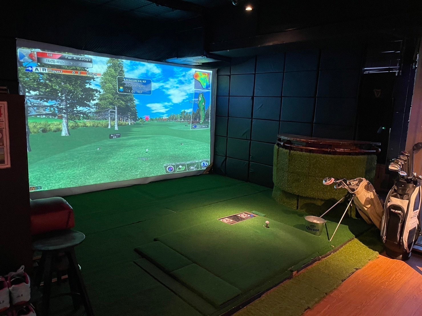 シミュレーションゴルフで飲み放題！初心者歓迎の楽しいイベント