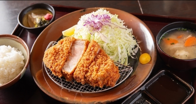 【20代・30代限定】【新宿】老舗のとんかつ屋さんの絶品とんかつ茶漬けを食べに行こう😆😆