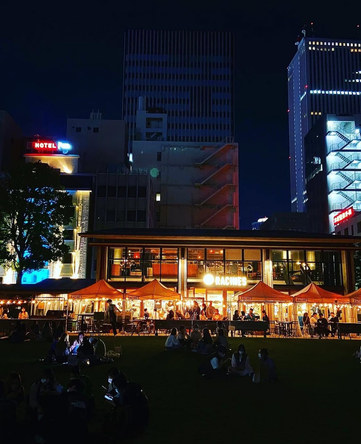 【U30 休日の夜におしゃれカフェ🌙】夜景が綺麗なところで特別なひとときを楽しもう🌟✨