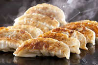 今日の気分は何餃子！？★今回は"自分で包む餃子焼き"👄大人になっても遊びたい⭐ワクワクの金曜飲み会♪♪