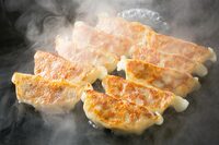 包むところから一緒にやろ♪"餃子オフ会"🍀HAPPY MONDAY 😎気楽に毎週飲める仲間を作ろう✨