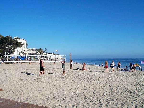夏だ！海だ！みんなで海水浴に行きませんか？🏖️