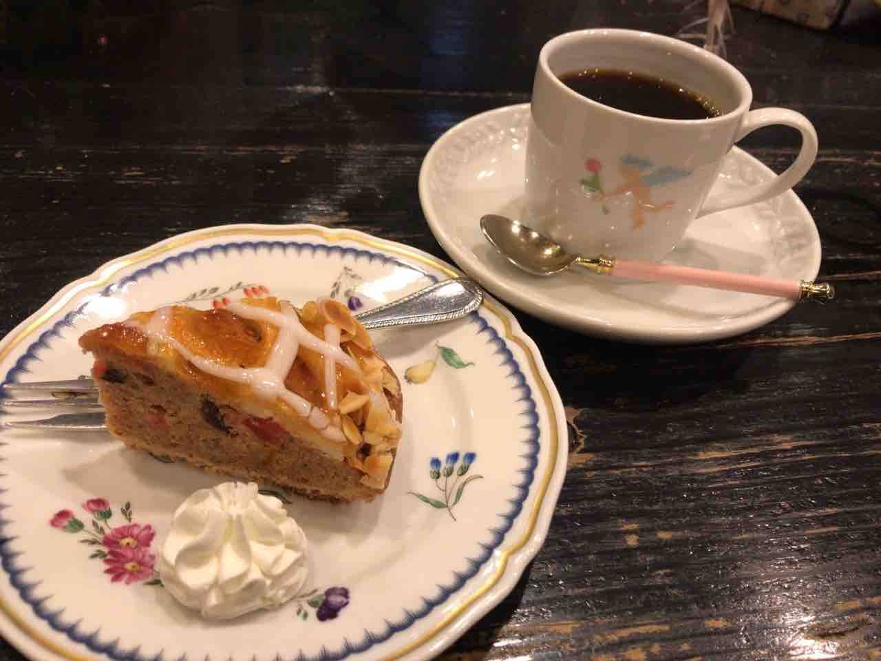 【早割中】渋〜い喫茶店に行こう！おすすめはシュークリームです🌺🌺🌺
