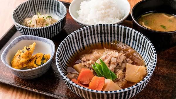【20.30代/女性主催】長蛇の列!有名土鍋ごはんの名店！食通限定グルメ交流ナイト ✨
