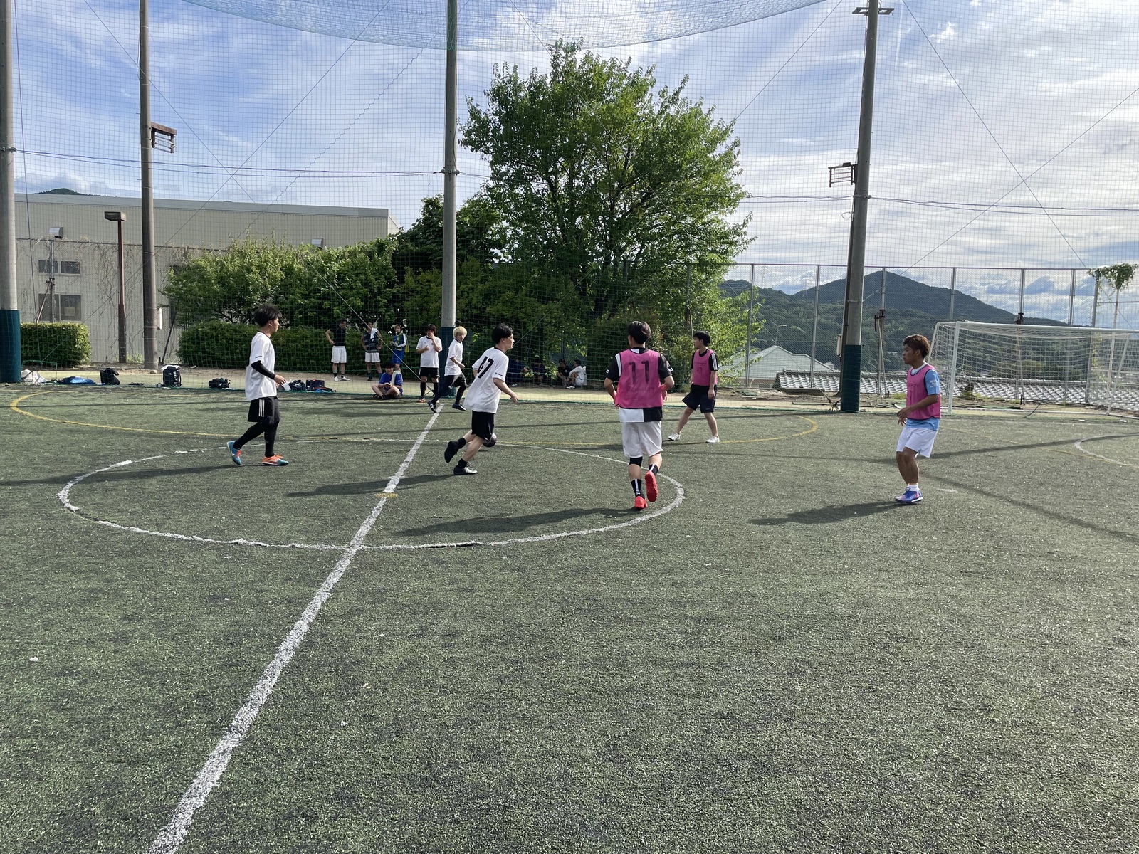 毎週木曜日フットサルをしよ！
BASIC久留米FUTSALでフットサル！