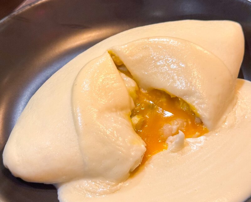 御徒町にある洋食バル「Delizioso 0141」に白いオムライスを食べに行こう❗️🥚