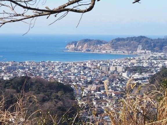 登山・ハイキング初心者歓迎【鎌倉衣張山ハイキングコース】期間限定公開のまんだら堂や切通し🌿✨鎌倉で気軽にハイキング🌟