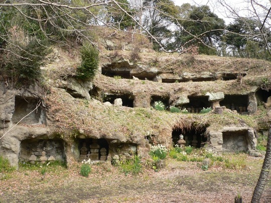 【鎌倉衣張山ハイキングコース】期間限定公開のまんだら堂やぐら群や切通し🌿✨鎌倉で気軽にハイキングを楽しもう🌟