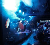 【40代・50代以上】日本初！応援型カラオケステージ「VSING」に挑戦しよう！