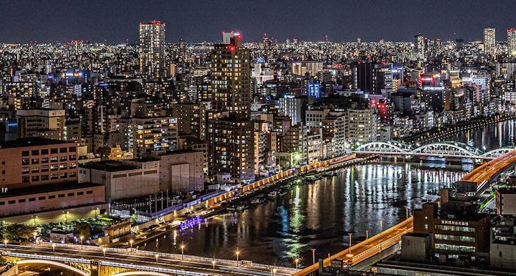 👩1時間【女性限定】浅草出発蔵前に向かってライトアップした橋を渡ろう