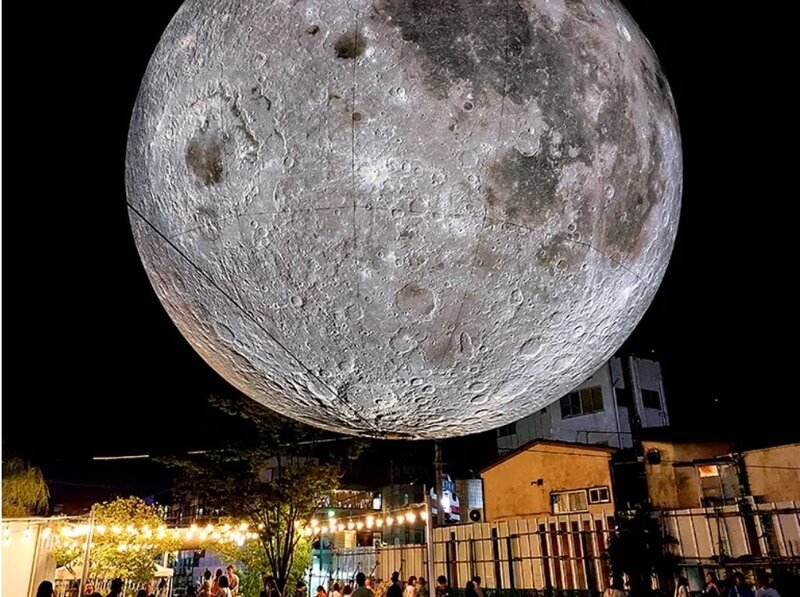 【雨天決行🙆‍♀️】【ムーンアートナイト下北沢🌙*ﾟ】都内に巨大な月が出現！？楽しみながらお散歩しましょ🐈🐾