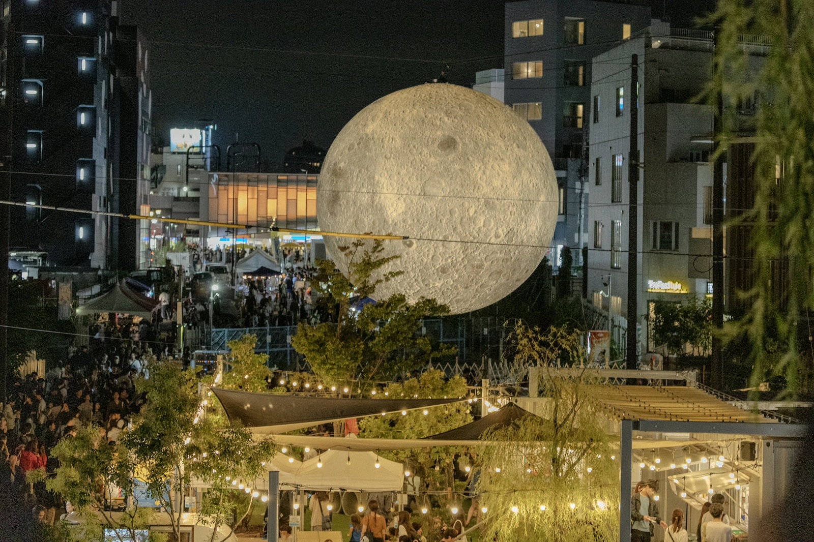 下北に8年住んでたプロカメラマンと『下北沢ムーンアートナイト』フォトウォーク📸｜スマホ・一眼なんでもOK！