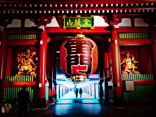 👩女性限定【10/31(金)20時開催】浅草寺ライトアップ夜さんぽ🎃1時間だけの特別ナイトウォークイベント