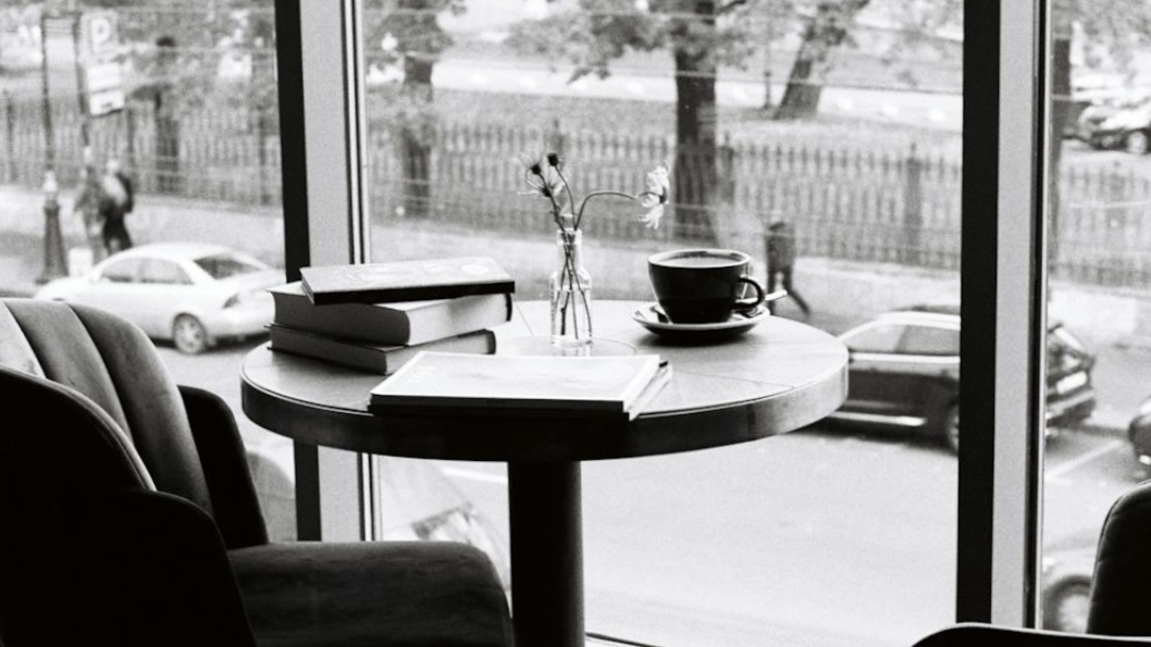 公園の緑が見渡せるカフェ de 自習会 【30代後半~】