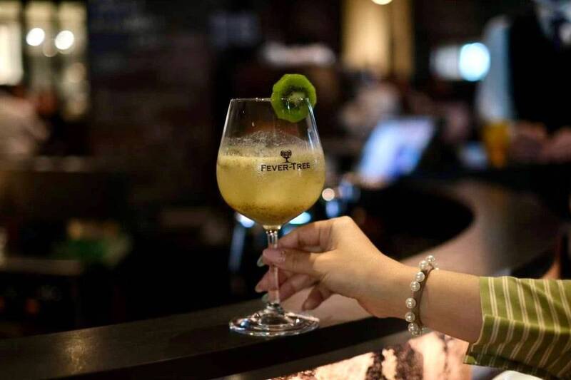 【20代30代限定】新宿のオシャなワインBARに行こう！おすすめはアレクサンドロ マンサニージャです🌸🌸