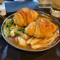 🐷🥐ここでしか食べられない！？クロワッサンが入った鍋！？名物クロワッサン鍋を味わうグルメ会🍲✨
