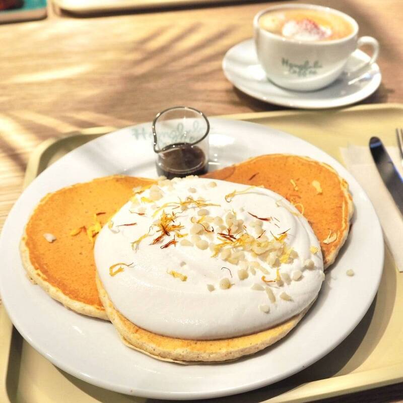 【早割中】ハワイ発のカフェに行こう！おすすめはマカダミアナッツパンケーキ😽😽😽