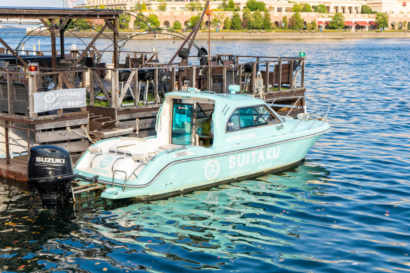 【30代中盤〜40代中心】横浜港で船貸切のサンセットクルージング