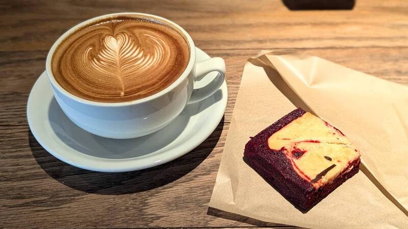 【早割中】ラテアートチャンピオンが手掛けるカフェに行こう！おすすめは種類豊富なドーナツです🐽🐽🐽